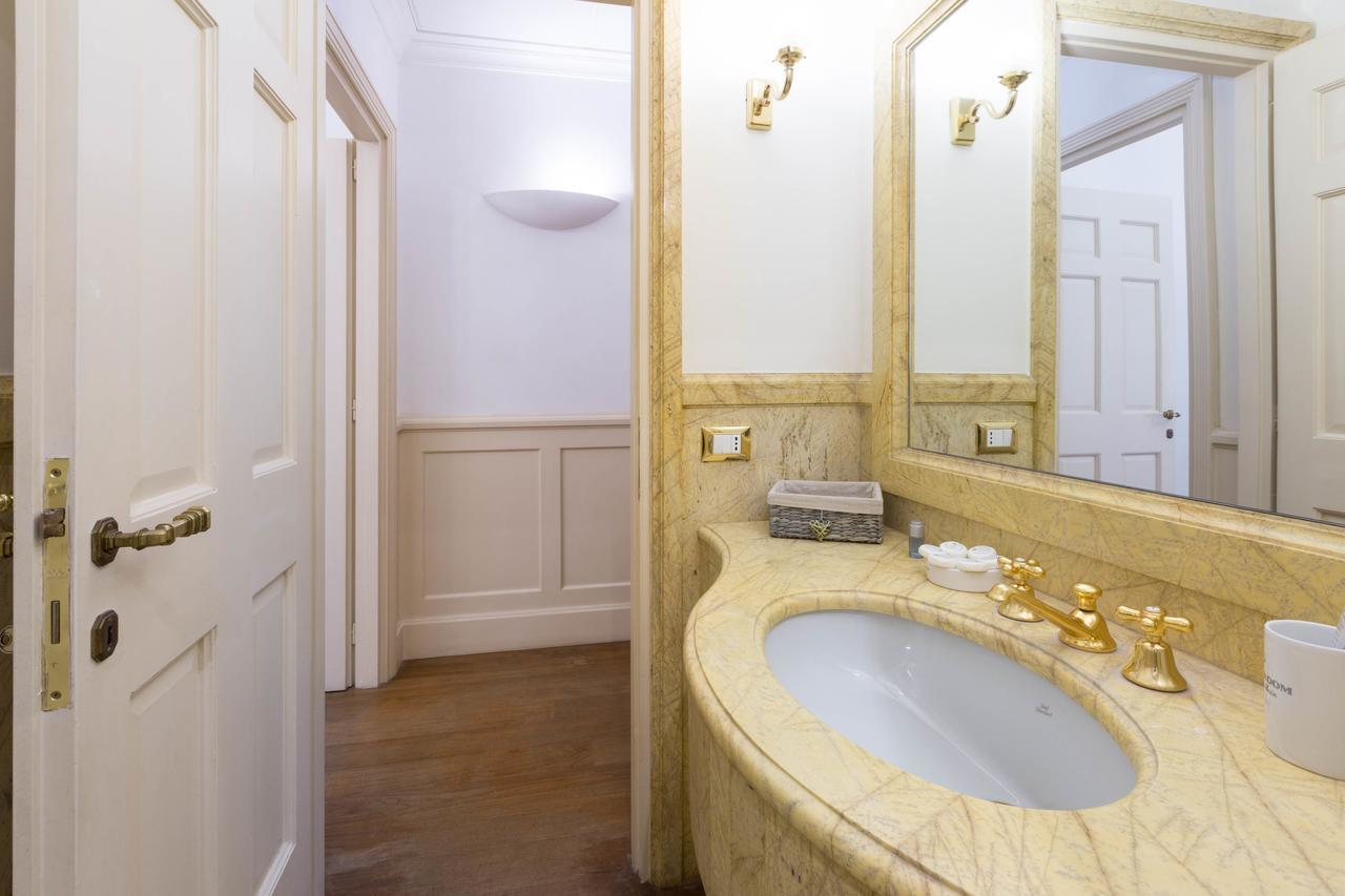 Capital Navona Luxury Apartment Casa E Appartamento Per Vacanze Рим Экстерьер фото